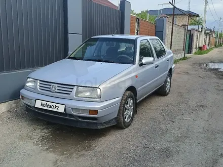 Volkswagen Vento 1993 года за 1 900 000 тг. в Алматы