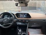 Hyundai Sonata 2021 года за 13 000 000 тг. в Шымкент – фото 3