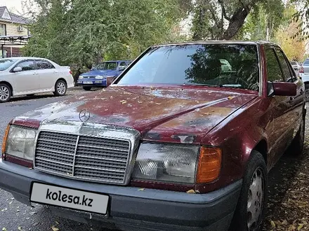 Mercedes-Benz E 230 1992 года за 550 000 тг. в Талдыкорган – фото 4