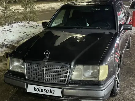 Mercedes-Benz E 200 1993 года за 1 500 000 тг. в Астана – фото 4