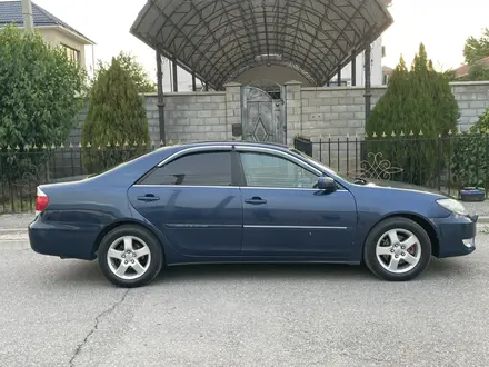 Toyota Camry 2004 года за 4 200 000 тг. в Шымкент – фото 2