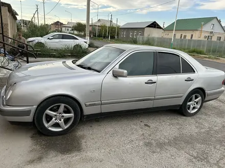 Mercedes-Benz E 280 1996 года за 2 000 000 тг. в Кызылорда – фото 3