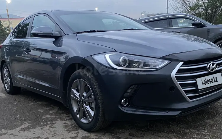 Hyundai Elantra 2018 года за 7 500 000 тг. в Астана