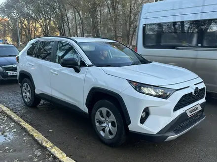 Toyota RAV4 2020 года за 11 000 000 тг. в Аксай – фото 3