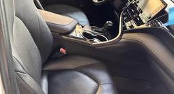 Toyota Camry 2023 года за 17 200 000 тг. в Уральск – фото 4