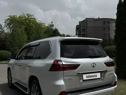Lexus LX 570 2016 года за 37 500 000 тг. в Алматы – фото 3