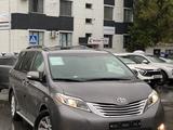 Toyota Sienna 2014 годаfor14 500 000 тг. в Алматы