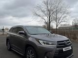 Toyota Highlander 2018 годаүшін14 300 000 тг. в Атырау