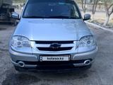 Chevrolet Niva 2015 года за 2 900 000 тг. в Актобе – фото 2