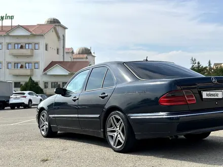 Mercedes-Benz E 320 1999 года за 4 500 000 тг. в Актау – фото 7