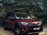 Toyota RAV4 2018 года за 10 550 000 тг. в Костанай