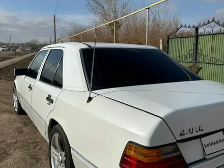 Mercedes-Benz E 230 1993 года за 1 600 000 тг. в Алматы – фото 4