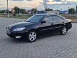 Toyota Camry 2005 годаүшін7 500 000 тг. в Актобе – фото 2