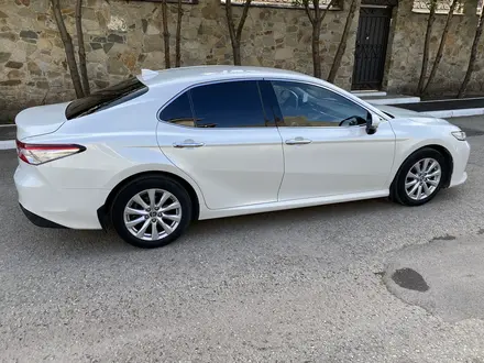 Toyota Camry 2018 года за 13 400 000 тг. в Костанай – фото 8