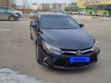 Toyota Camry 2017 года за 10 000 000 тг. в Атырау