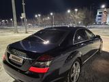 Mercedes-Benz S 550 2006 года за 6 000 000 тг. в Атырау – фото 5