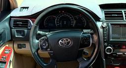 Toyota Camry 2012 года за 10 300 000 тг. в Жанаозен – фото 4