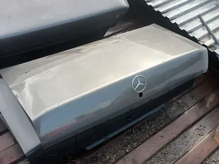 Mercedes-Benz крышки багажника за 25 000 тг. в Усть-Каменогорск – фото 7