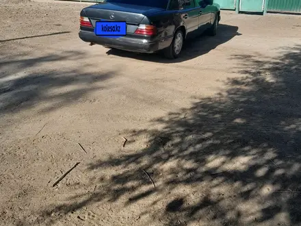 Mercedes-Benz E 220 1993 года за 1 900 000 тг. в Жалагаш – фото 3