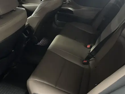 Lexus ES 250 2023 года за 23 000 000 тг. в Алматы – фото 19