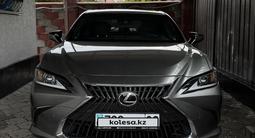 Lexus ES 250 2023 года за 23 000 000 тг. в Алматы