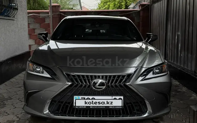 Lexus ES 250 2023 года за 23 000 000 тг. в Алматы