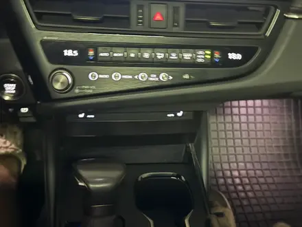 Lexus ES 250 2023 года за 23 000 000 тг. в Алматы – фото 23