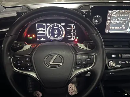 Lexus ES 250 2023 года за 23 000 000 тг. в Алматы – фото 22