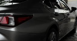 Lexus ES 250 2023 года за 23 000 000 тг. в Алматы – фото 5