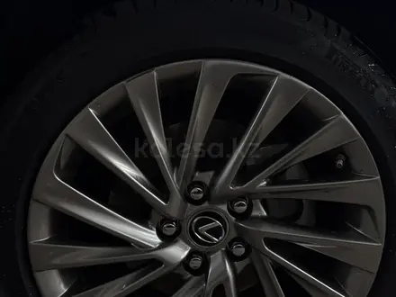 Lexus ES 250 2023 года за 23 000 000 тг. в Алматы – фото 9