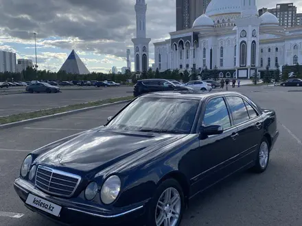 Mercedes-Benz E 200 2001 года за 3 500 000 тг. в Астана