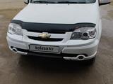 Chevrolet Niva 2014 годаfor3 500 000 тг. в Атырау