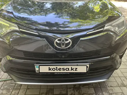 Toyota RAV4 2019 года за 12 200 000 тг. в Алматы – фото 2