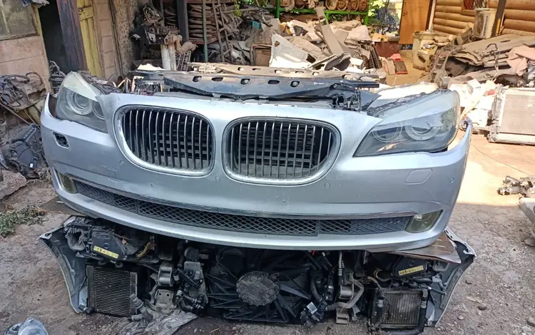 BMW F 01 передний бампер 200-2011 за 150 000 тг. в Алматы