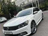 Volkswagen Passat 2017 годаүшін7 300 000 тг. в Алматы