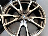 Оригинальные диски R22 на BMW X5, X7 с резиной и без. за 1 200 000 тг. в Астана
