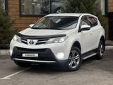 Toyota RAV4 2015 года за 10 850 000 тг. в Караганда