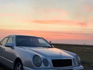 Mercedes-Benz E 230