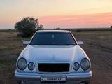 Mercedes-Benz E 230 1997 года за 2 100 000 тг. в Павлодар – фото 2