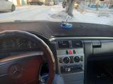 Mercedes-Benz E 230 1997 года за 2 100 000 тг. в Павлодар – фото 5