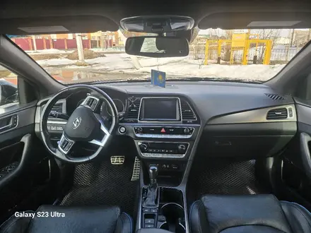 Hyundai Sonata 2018 года за 7 500 000 тг. в Уральск – фото 9