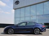 Toyota Camry Luxe 2025 года за 25 190 000 тг. в Шымкент – фото 3