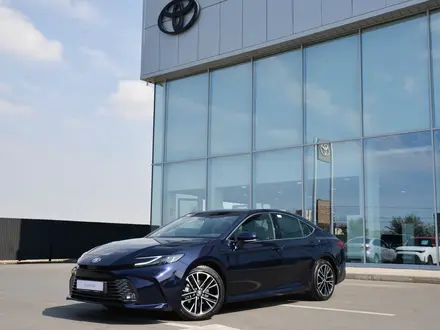 Toyota Camry Luxe 2026 года за 23 190 000 тг. в Шымкент