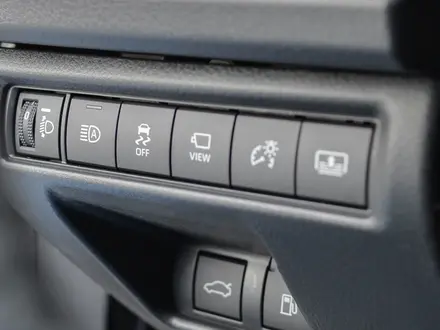 Toyota Camry Luxe 2026 года за 23 190 000 тг. в Шымкент – фото 21