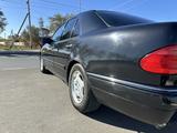 Mercedes-Benz E 240 1998 годаүшін2 648 170 тг. в Кульсары – фото 5