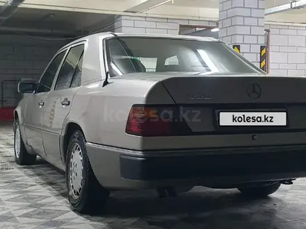 Mercedes-Benz E 260 1992 года за 1 590 000 тг. в Алматы – фото 14
