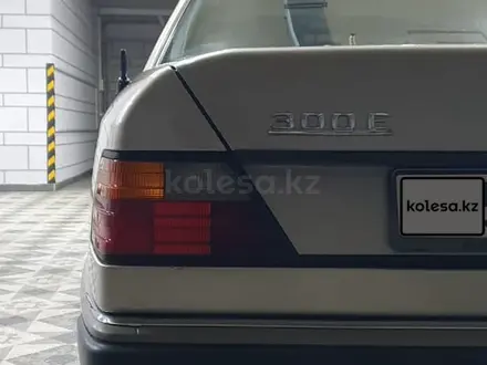 Mercedes-Benz E 260 1992 года за 1 590 000 тг. в Алматы – фото 17