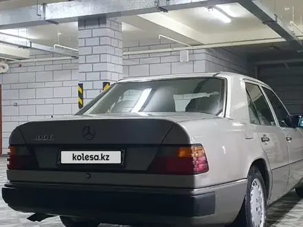 Mercedes-Benz E 260 1992 года за 1 590 000 тг. в Алматы – фото 5