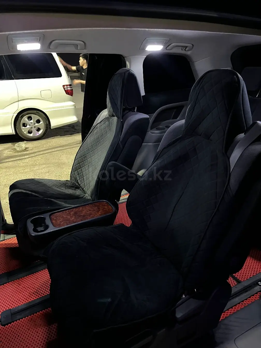 Toyota Estima, 2009