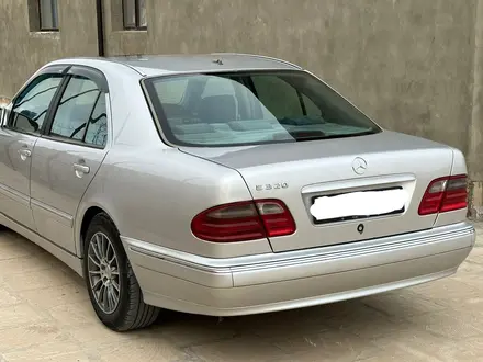 Mercedes-Benz E 320 2001 года за 4 500 000 тг. в Жанаозен – фото 4